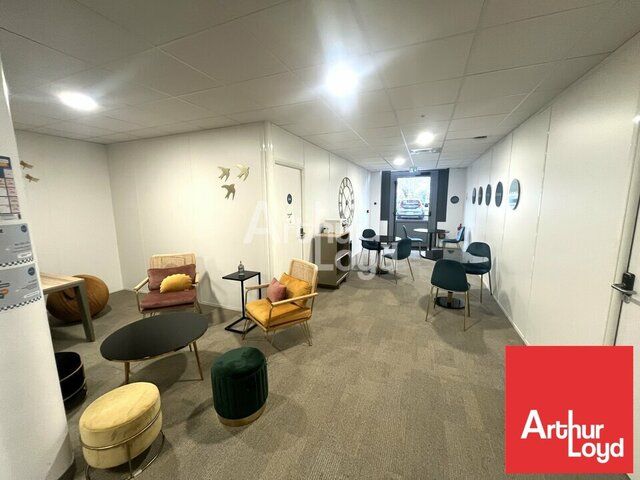 POITIERS SECTEUR PARC DES EXPOSITIONS BUREAUX 75.55m2