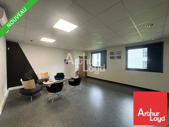 À louer  Bureaux fonctionnels et lumineux de 390 m² dans un immeuble tertiaire moderne aux Herbiers